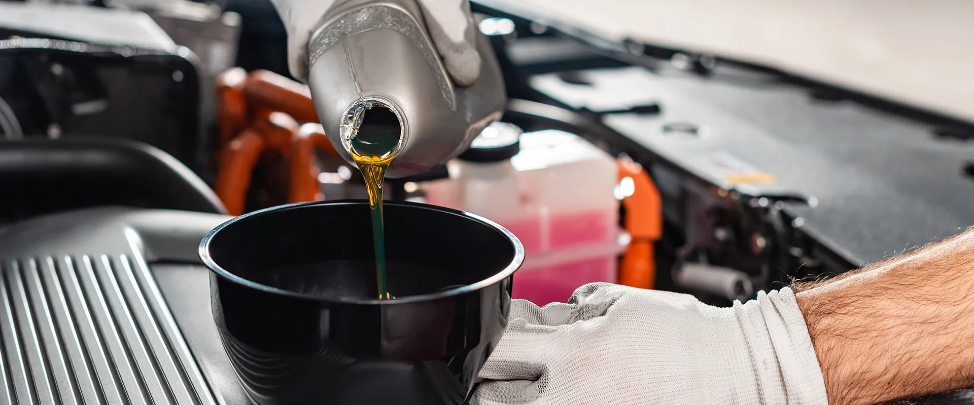 Oil Change & Factory Maintenance near Universal City, TX